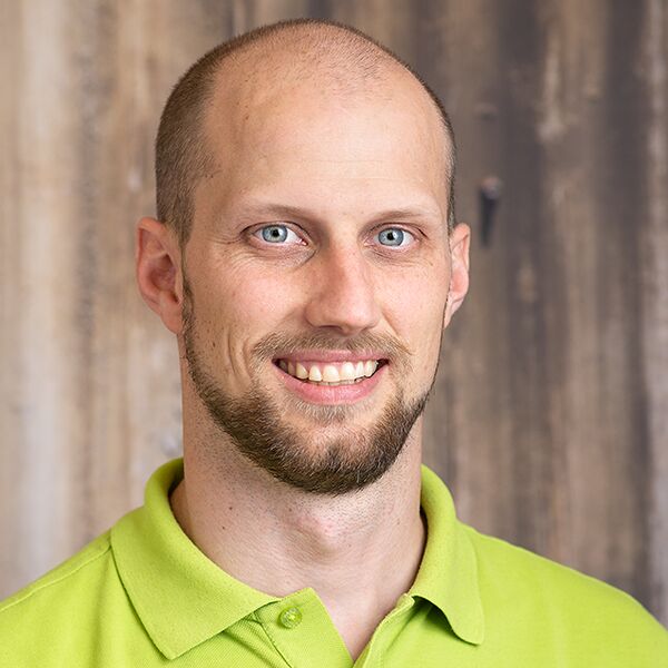Portraitfoto Sandro Rutschi.